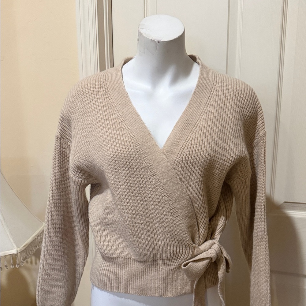 Hello Molly Knit Cream V-Neck Wrap Sweater/Cardigan XS/2 Nearly New. Oversized